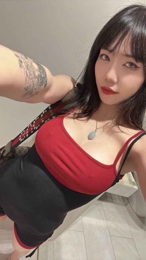 yiyuan223 ครีเอเตอร์ Onlyfans สาวชาวไต้หวัน ความมั่นใจที่สะกดทุกเฟรม 9