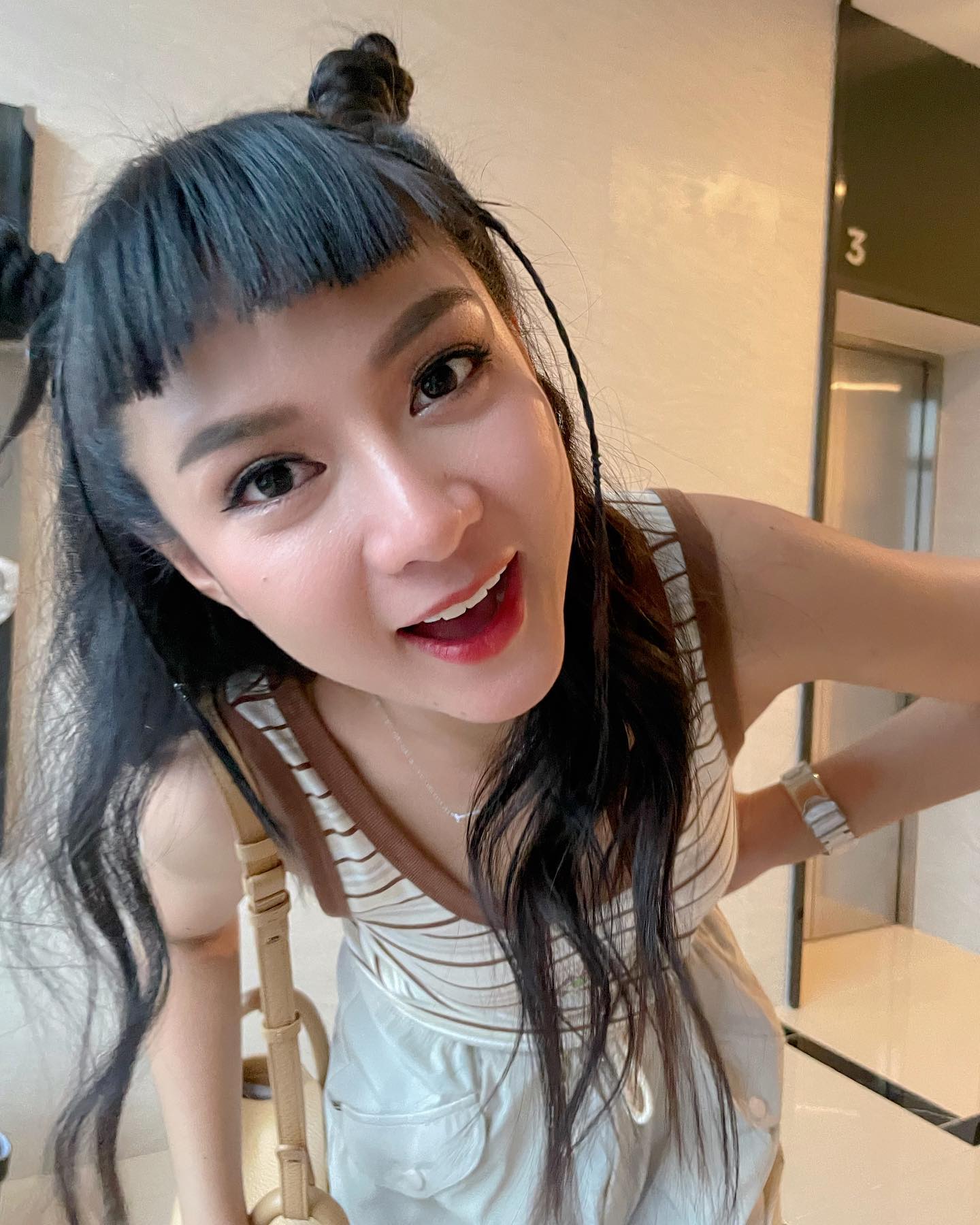 น้องบี๋ หรือ ปรียารินท์ รวีพุฒิพงศ์ อินฟลูเอนเซอร์สาวสวย จากช่อง “พี่ตี๋กับน้องบี๋” 5