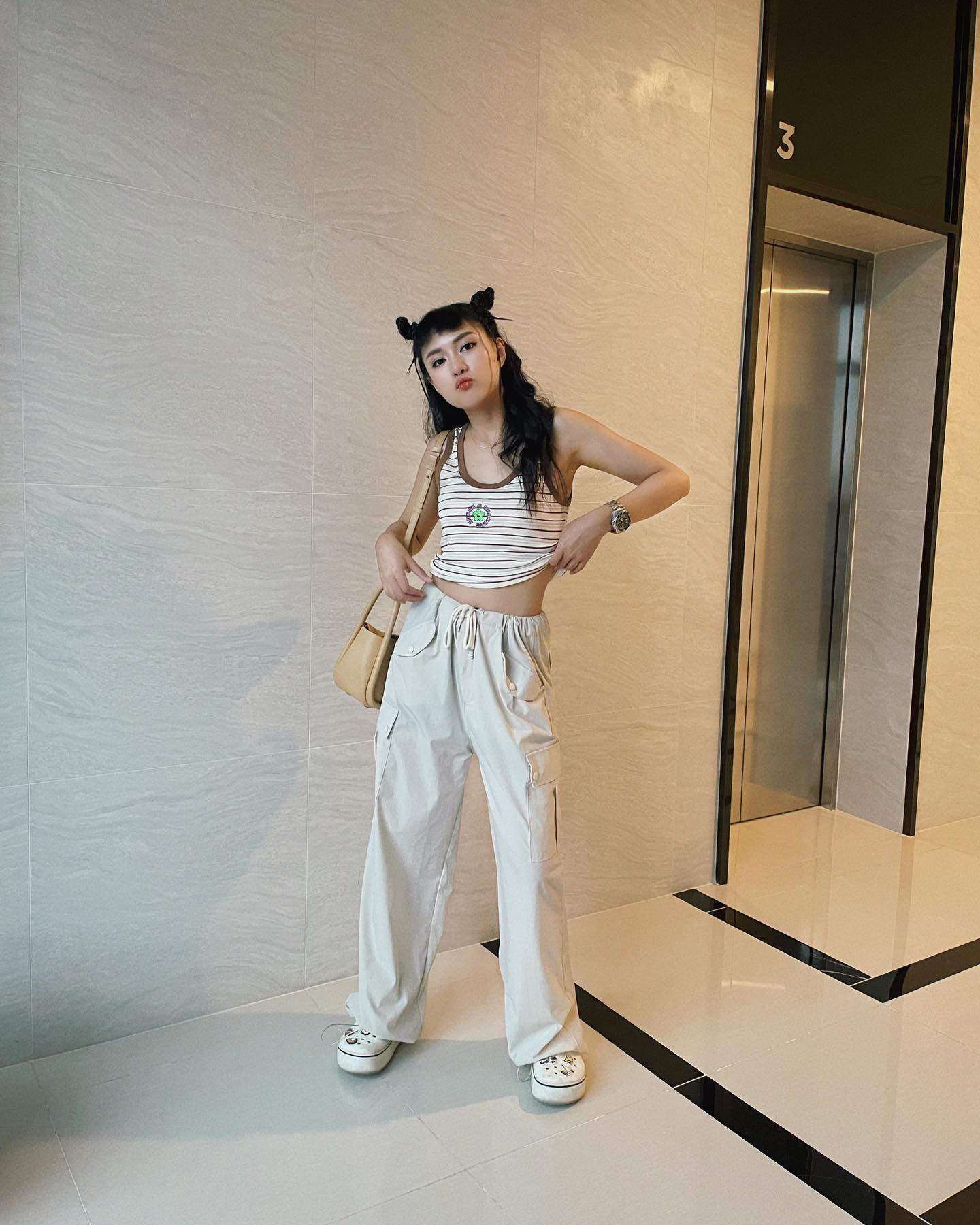 น้องบี๋ หรือ ปรียารินท์ รวีพุฒิพงศ์ อินฟลูเอนเซอร์สาวสวย จากช่อง “พี่ตี๋กับน้องบี๋” 8