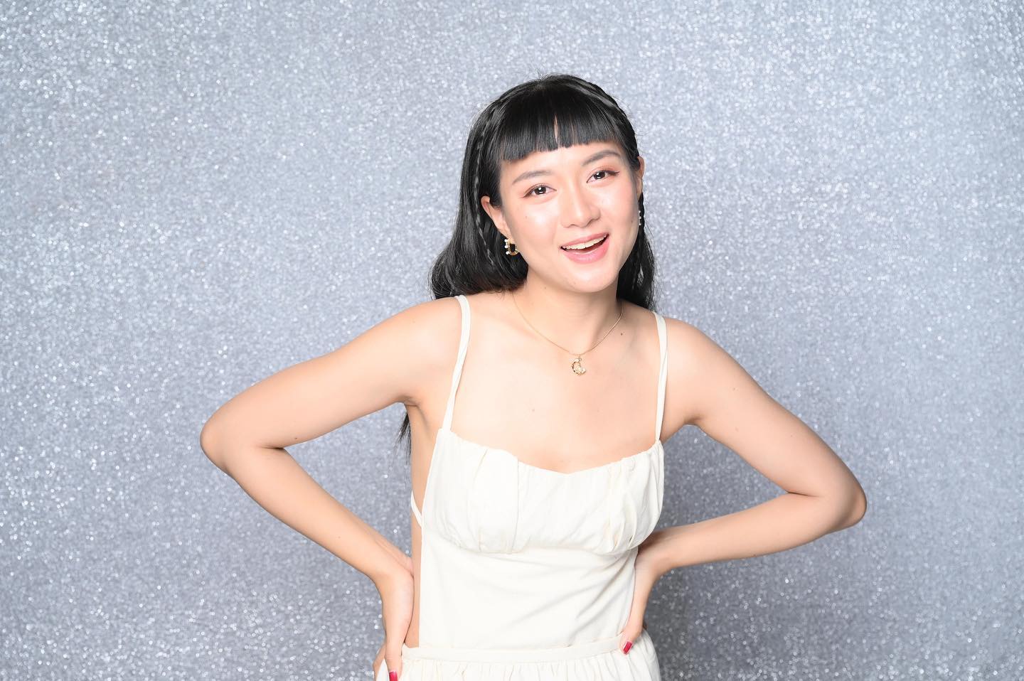 น้องบี๋ หรือ ปรียารินท์ รวีพุฒิพงศ์ อินฟลูเอนเซอร์สาวสวย จากช่อง “พี่ตี๋กับน้องบี๋” 9